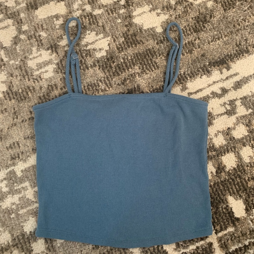 turquoise crop top